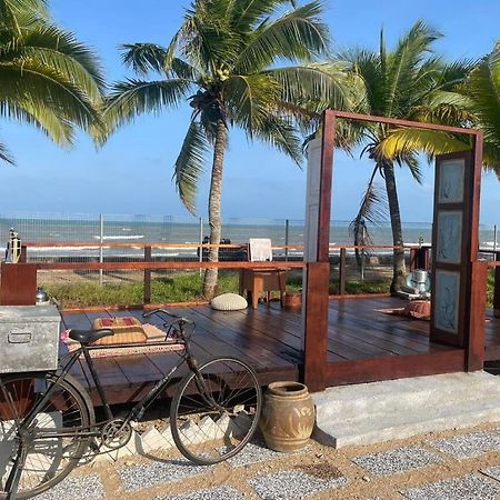 Blackstone Beach Resort 关丹 外观 照片